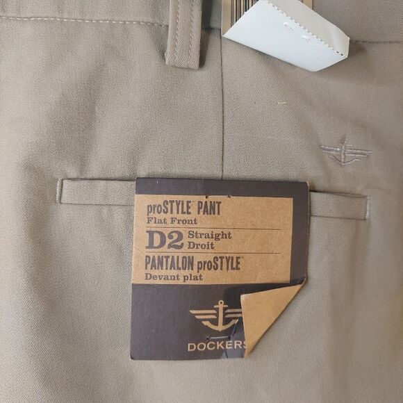 Mens Dockers Pro Style Khaki Flat Front D2 Straight Pants Size 42x30 NWT - Picture 7 of 12